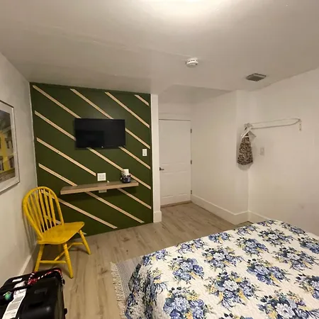 Cozy Room In The Heart Of Little Havana Miami Exterior photo